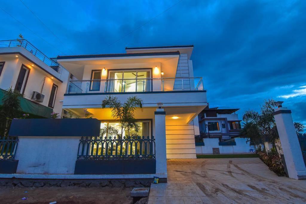 Royal Paradise Villa Lonavla Exterior foto